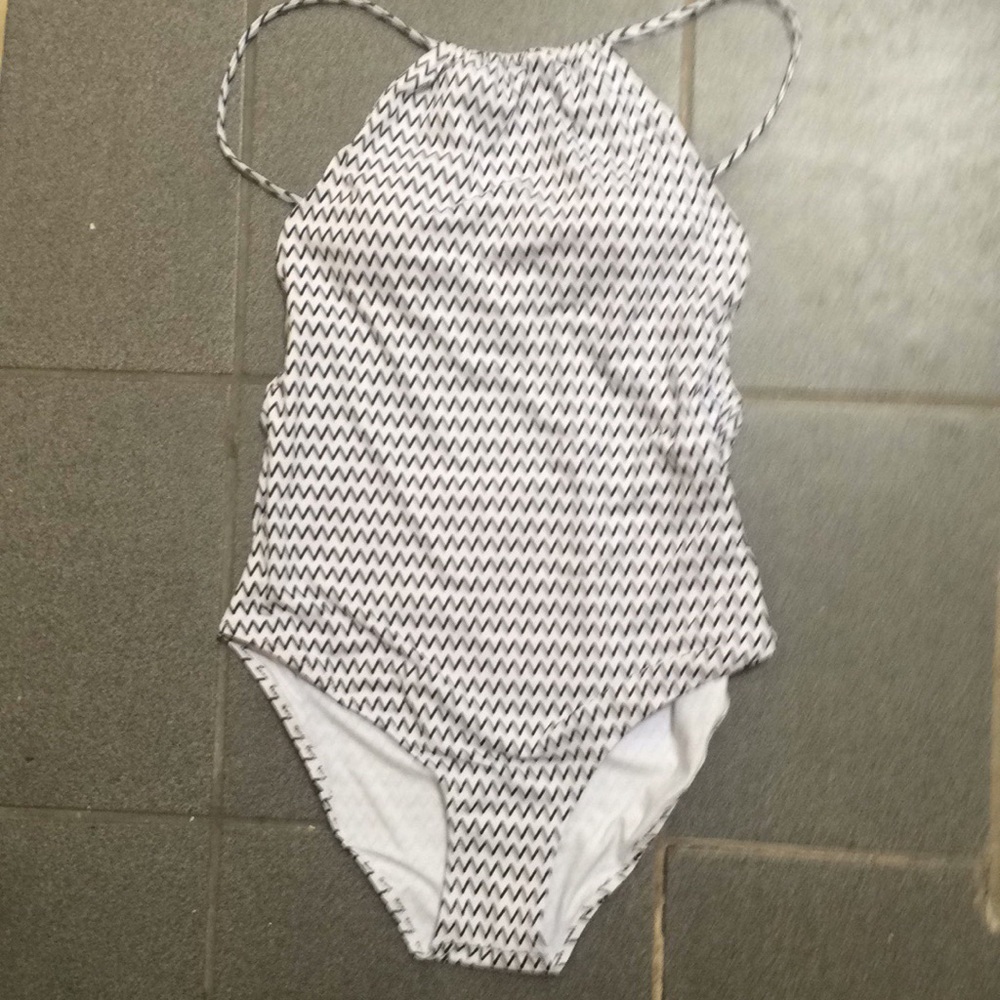 One Piece Zig-Zag SwimSuit